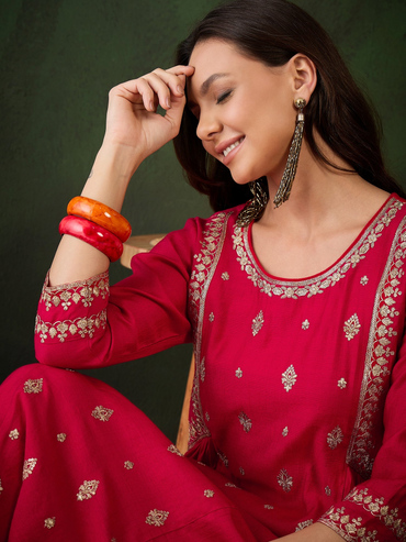 Womens Red Designer Solid Stylish Kurti Set