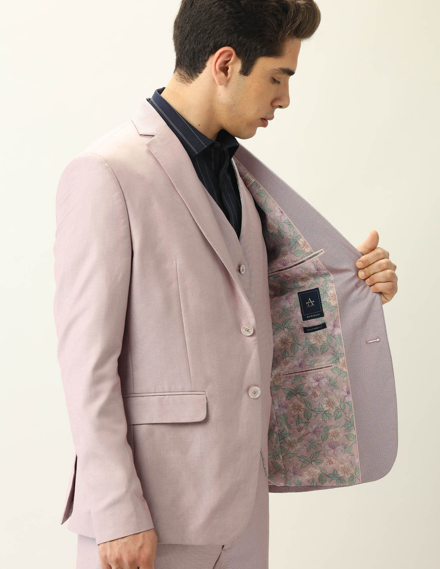 Arrow Body Tailored Fit Ceremonial Suit
