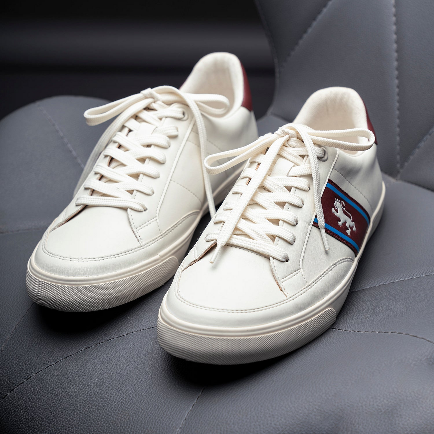 Casual sneakers