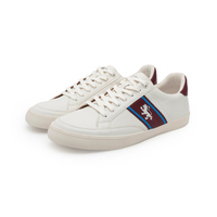 Casual sneakers