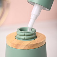 2Pcs Green Polyresin Bathroom Set