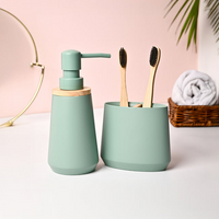 2Pcs Green Polyresin Bathroom Set